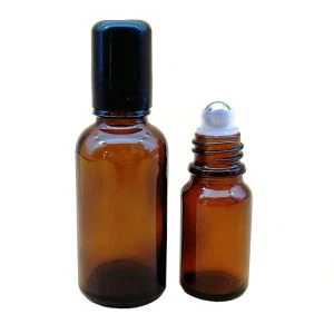 Stikla roll on pudeles ēteriskās eļļas